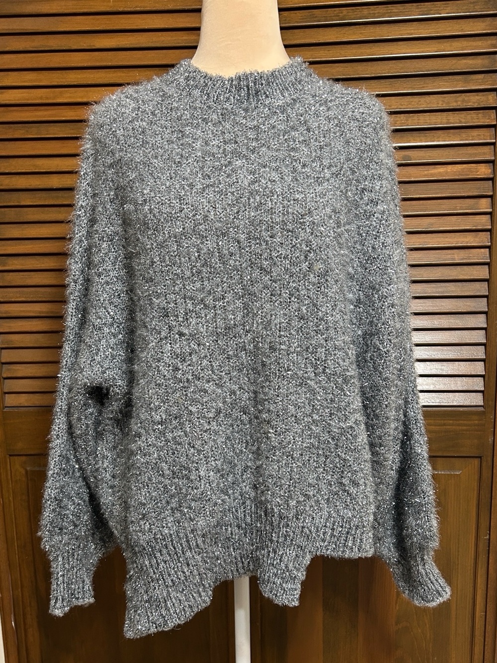 Willow & Root Metallic Gray Oversized Sweater Dropped Shoulders Long Sleeve SZ S